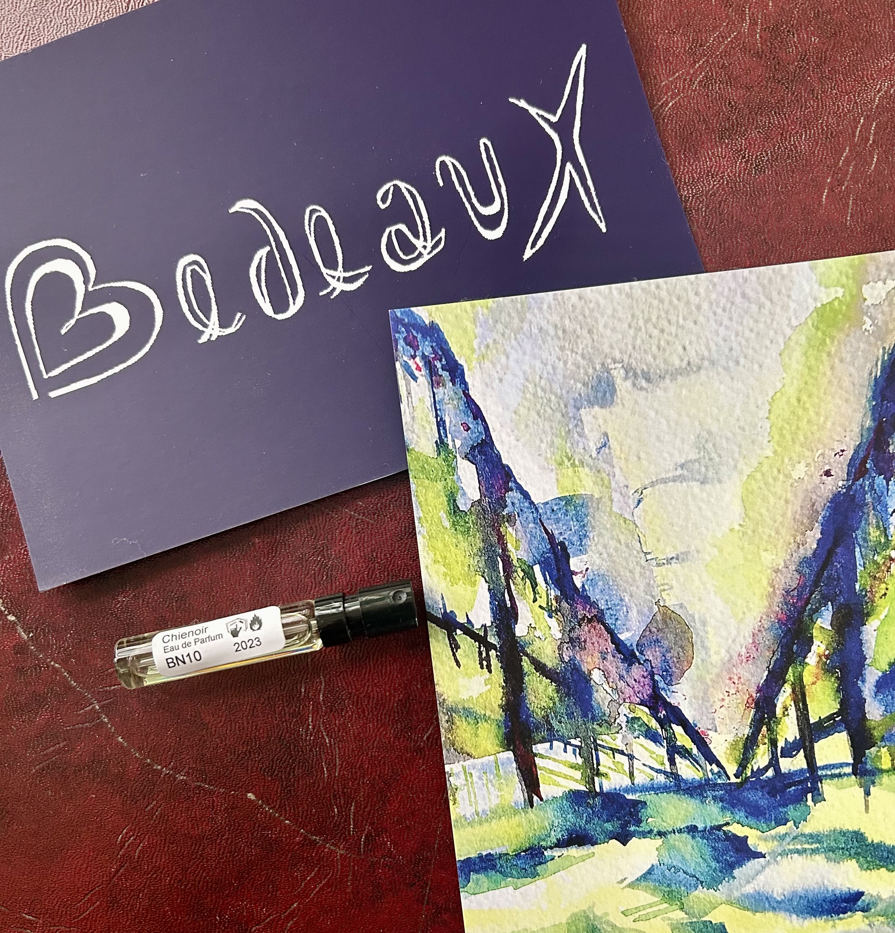 Sample of Chienoir by Bedeaux with two postcards from the brand.